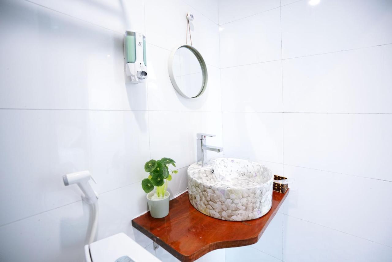 Private Room In Halong Center-Almor Homestay Ха Лонг Екстериор снимка
